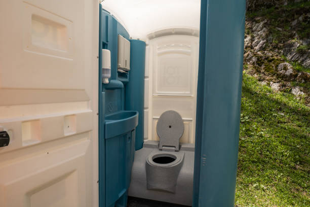 Best Affordable portable toilet rental  in Hull, IA