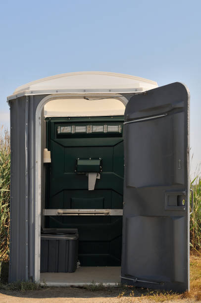 Best Construction site porta potty rental  in Hull, IA